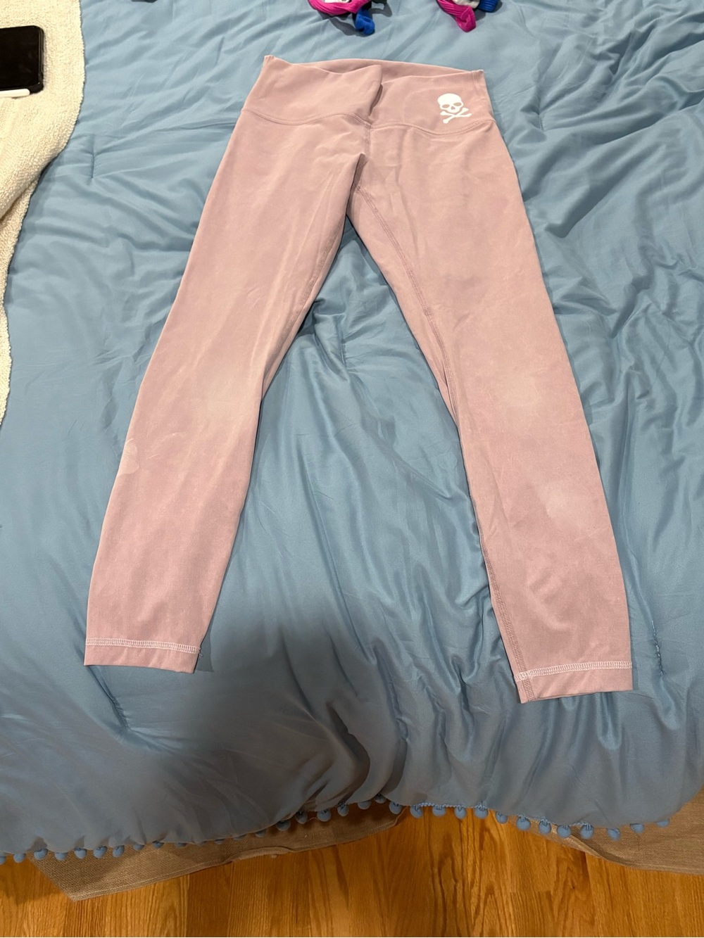 lululemon athletica Dusty Pink Leggings with White soul cycle Skull Logo